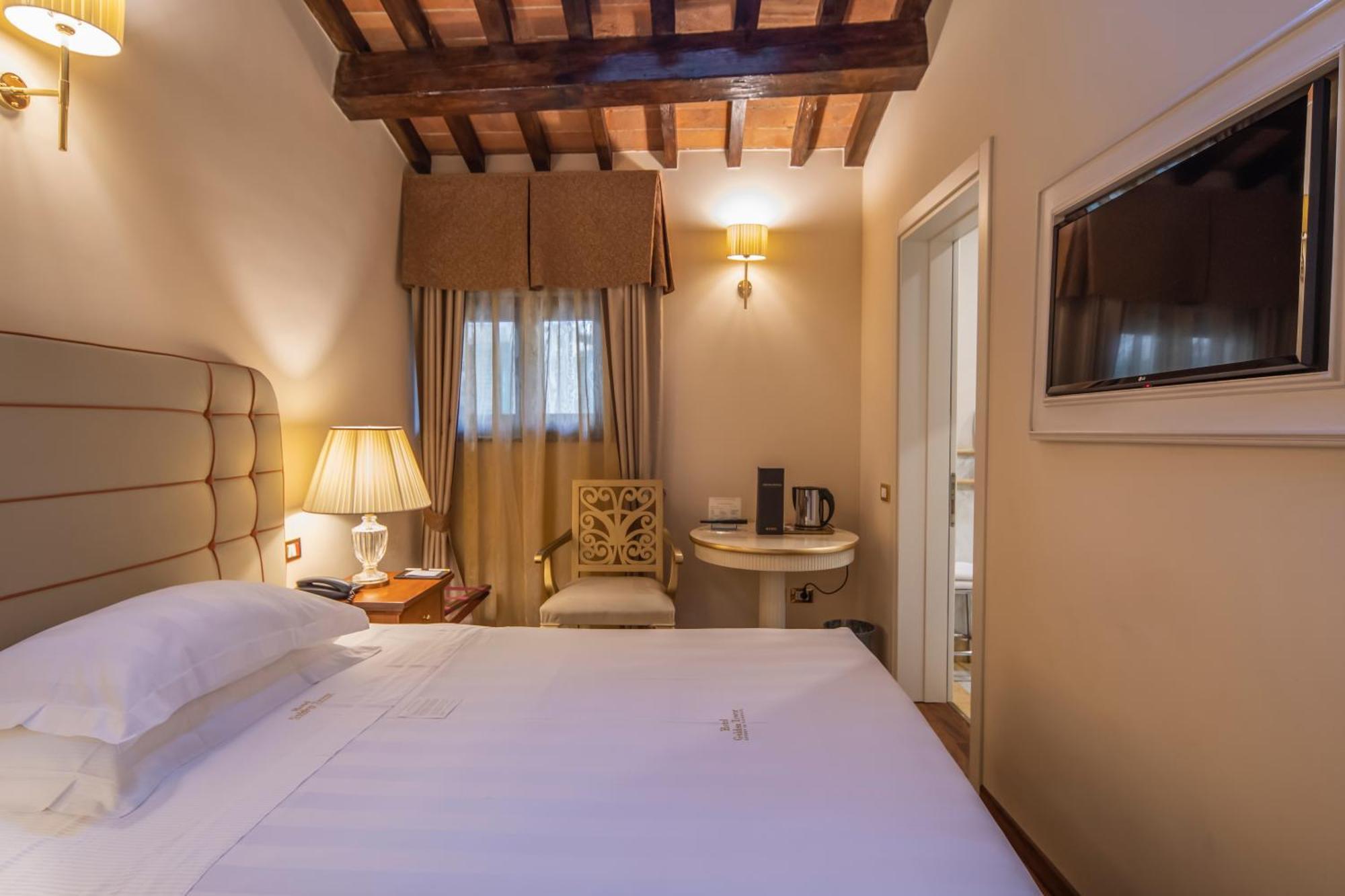 Golden Tower & Hotel Florencia